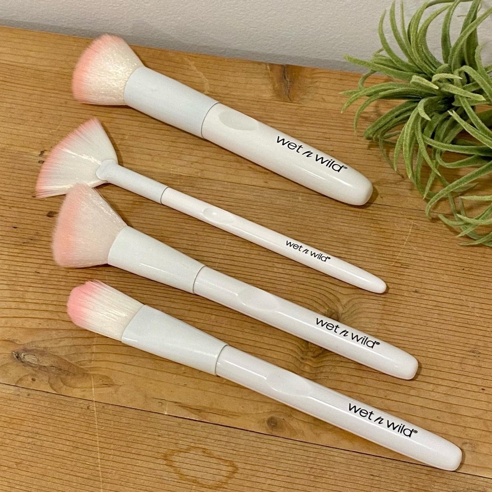 Set Of 4 Beautiful White & Pink Wet N Wild Face Makeup Brushes